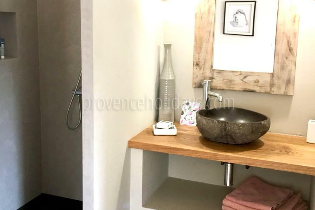 48 - Le Mas Provençal: Villa: Bathroom