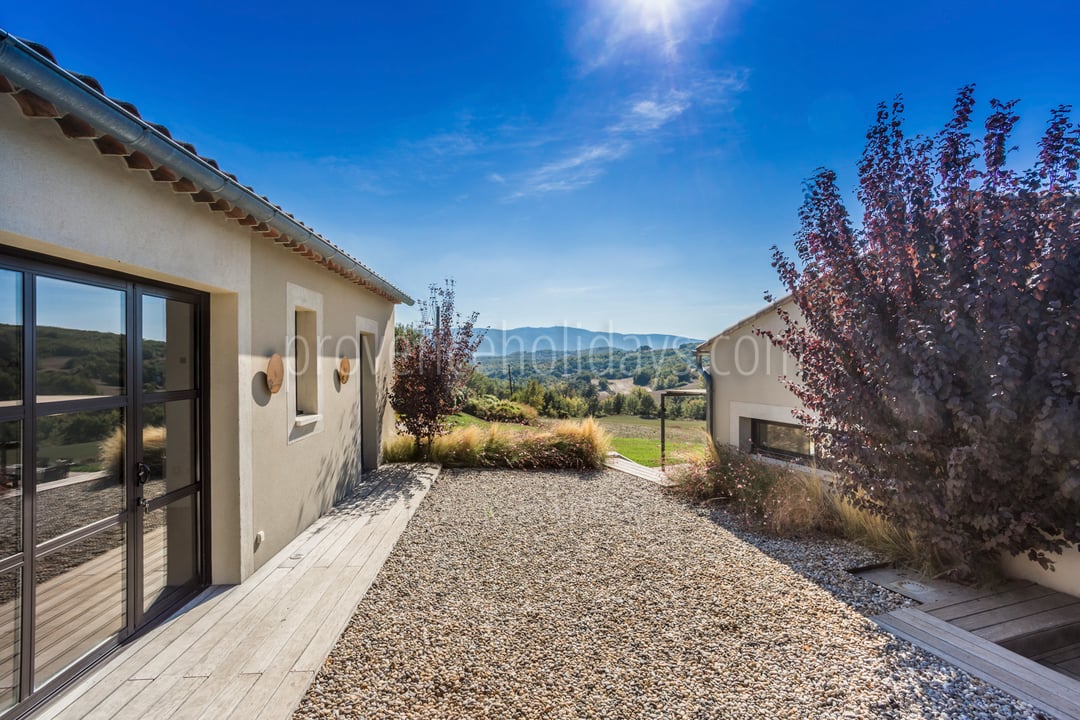 41 - Le Mas du Vallon: Villa: Exterior