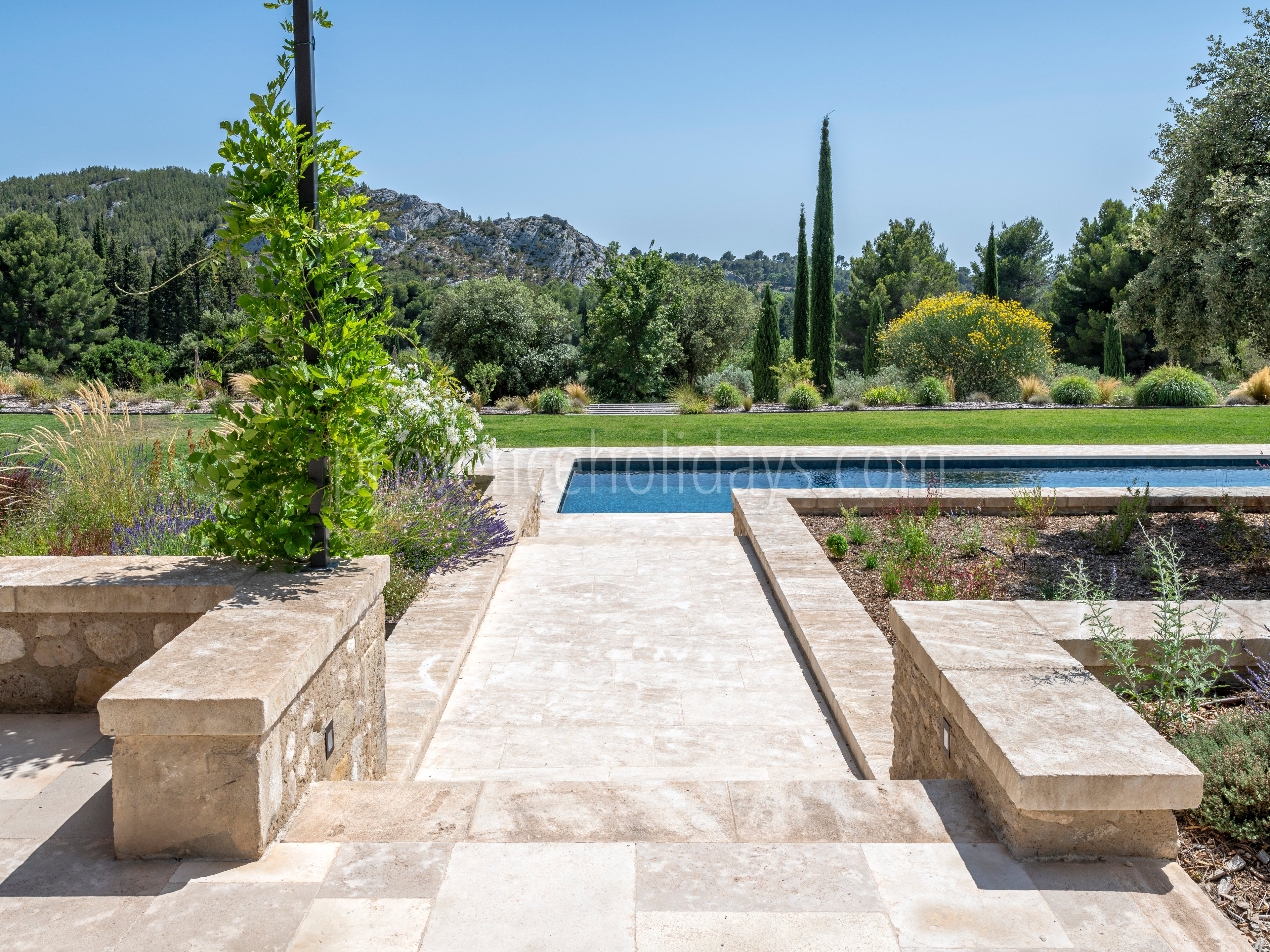 181 - Le Loup des Alpilles: Villa: Pool