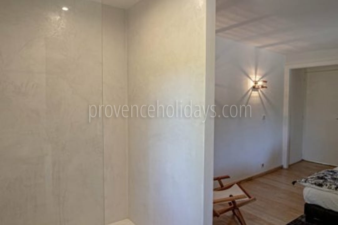 31 - Villa Beaumes: Villa: Interior