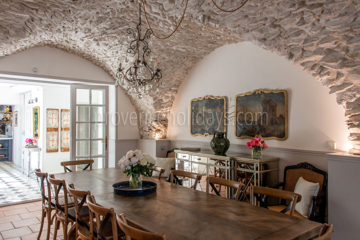 18 - Mas Mouriès: Villa: Interior