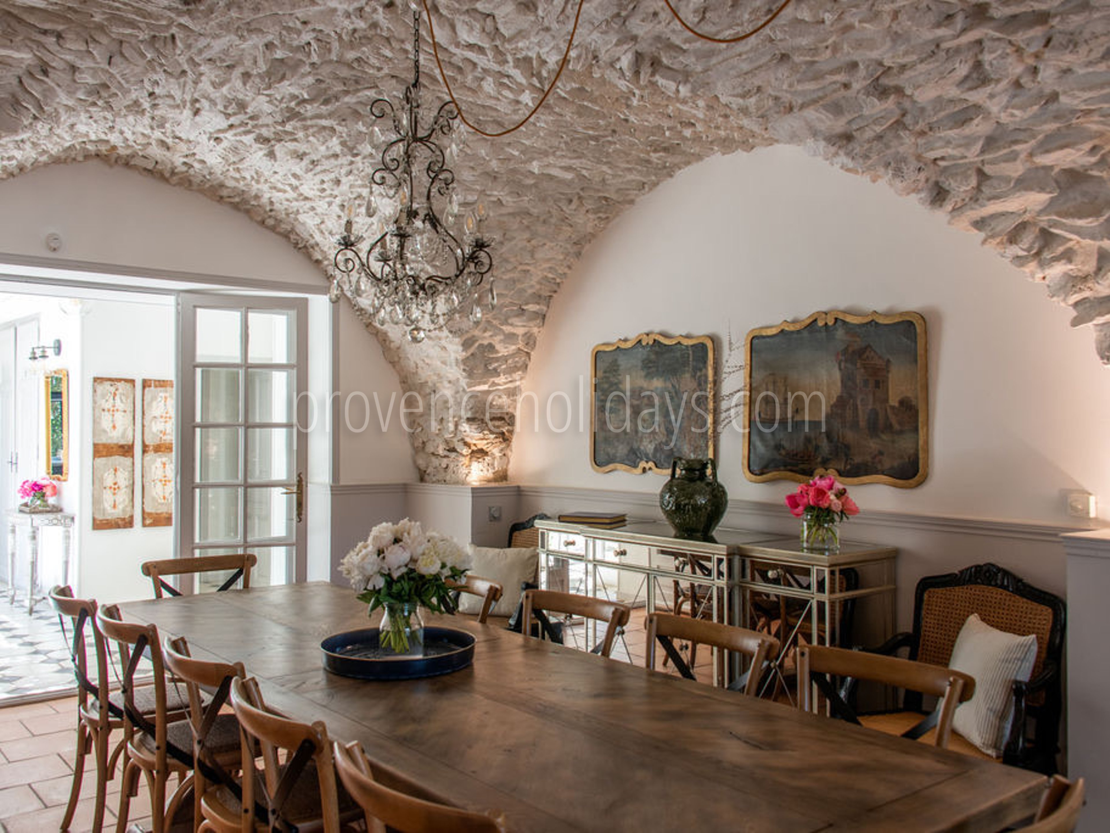 18 - Mas Mouriès: Villa: Interior