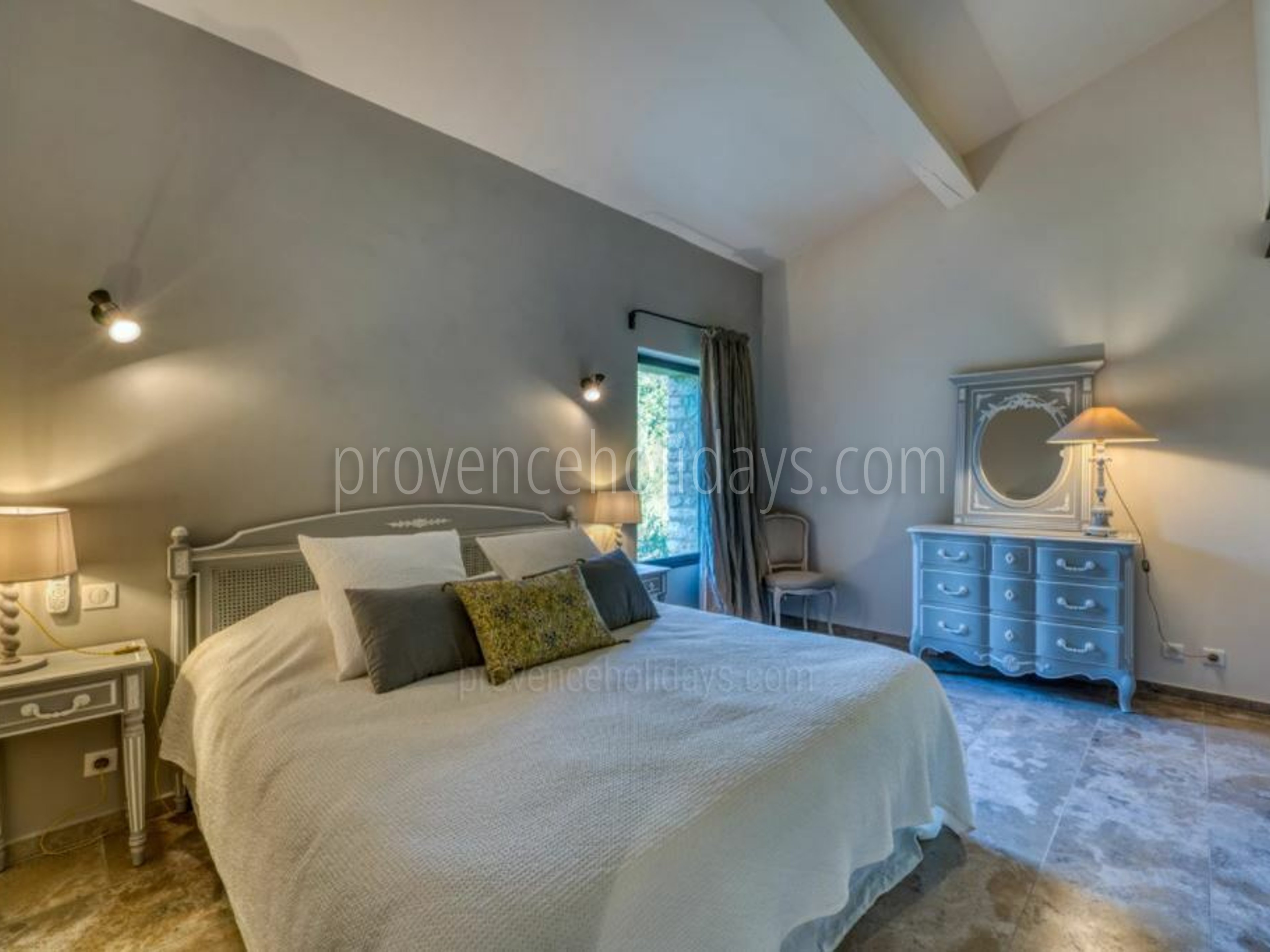 28 - Villa Daurèio: Villa: Bedroom