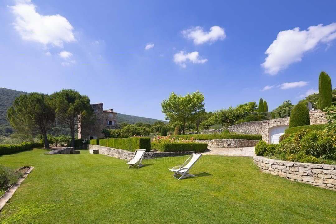 12 - La Roseraie: Villa: Exterior