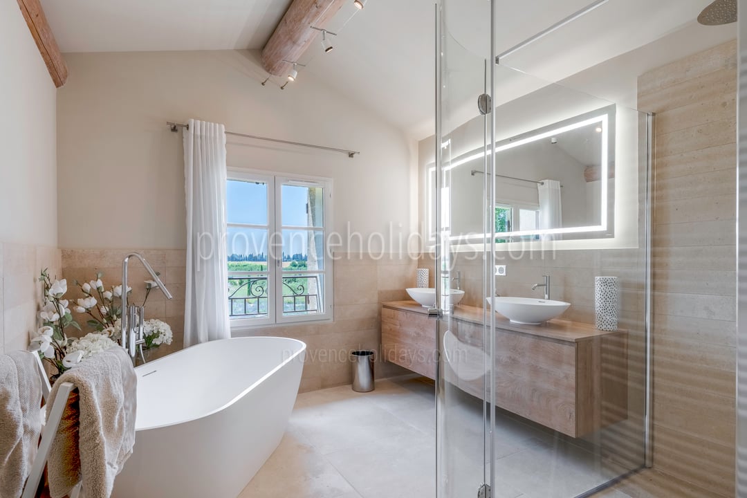 47 - Mas du Temps Suspendu: Villa: Bathroom