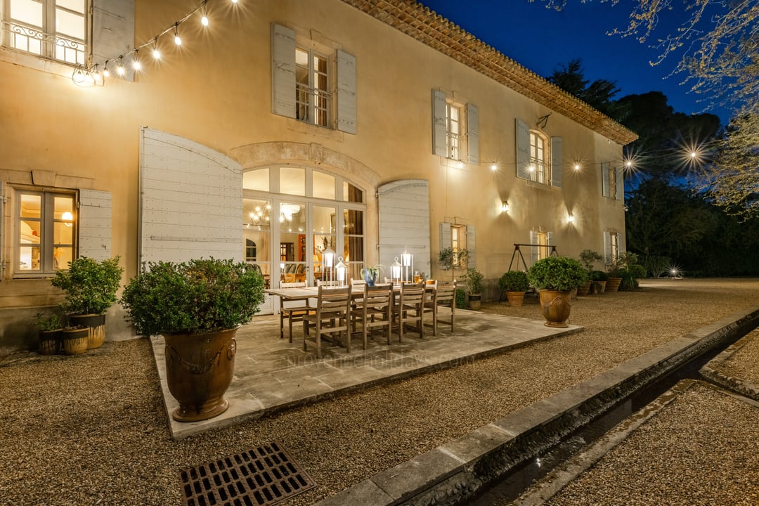 72 - Eden Provençal: Villa: Exterior