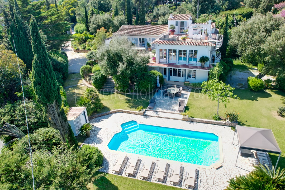 Elegant Belle Époque villa with swimming pool and sea view in Grimaud