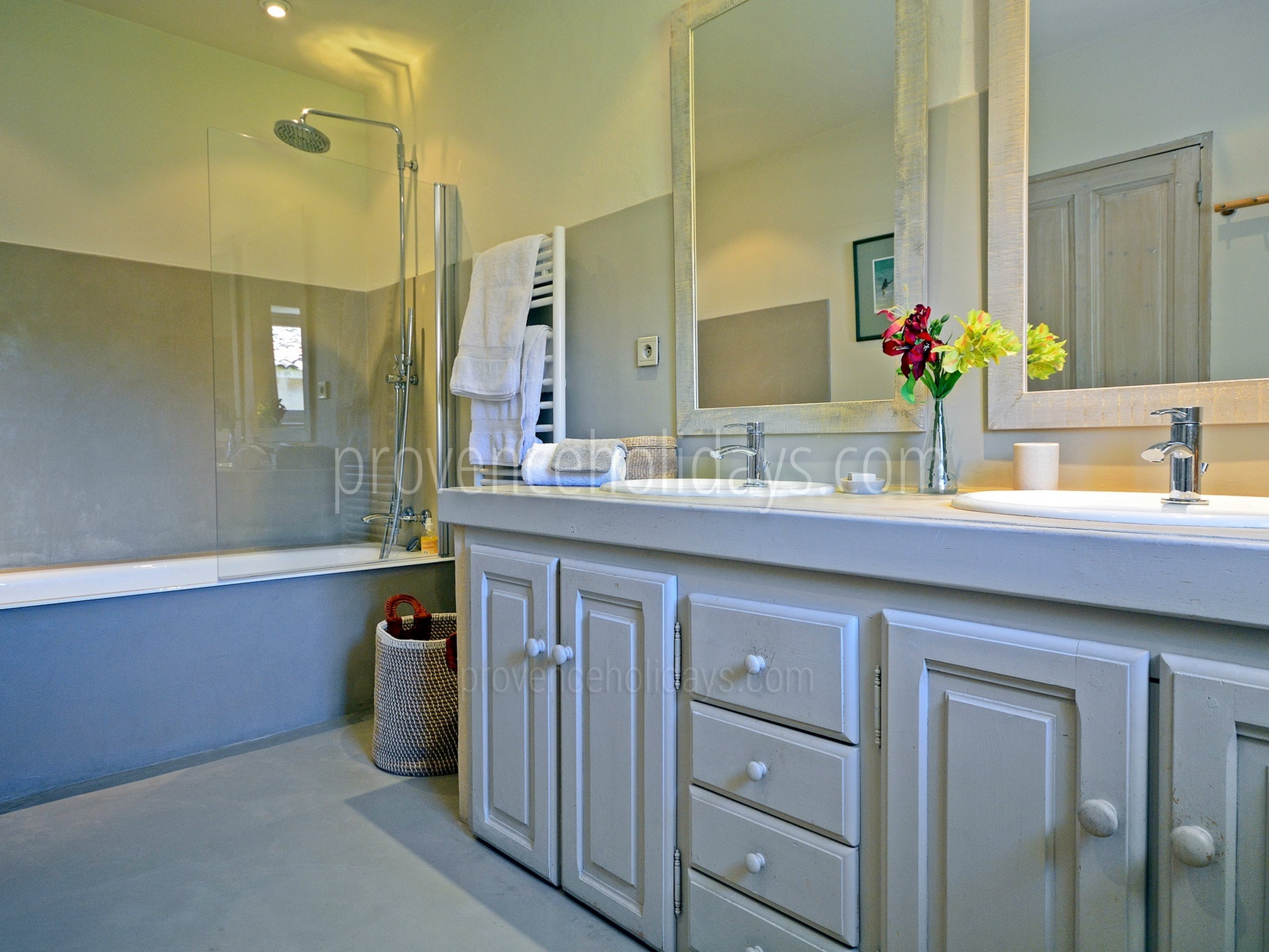 40 - Mas Goult: Villa: Bathroom