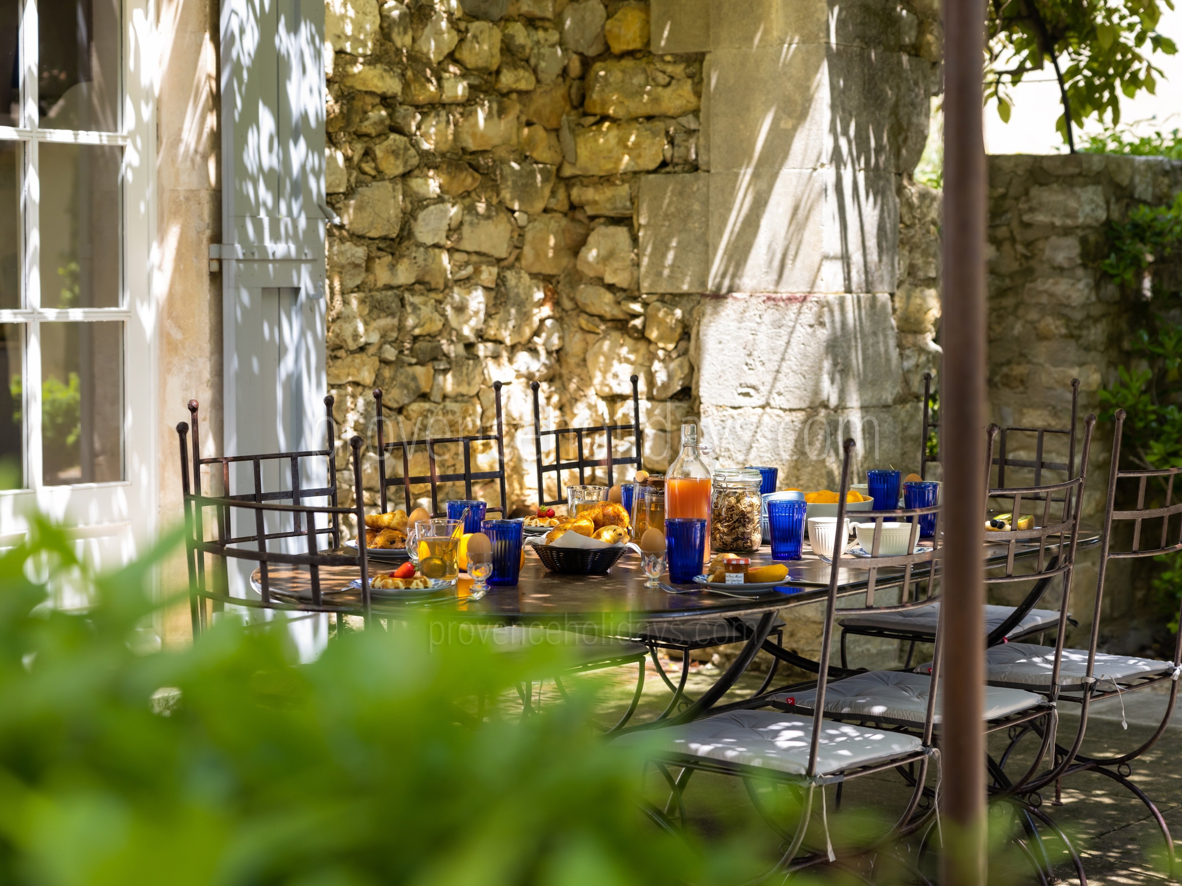 16 - Petite Bastide de Goult: Villa: Exterior