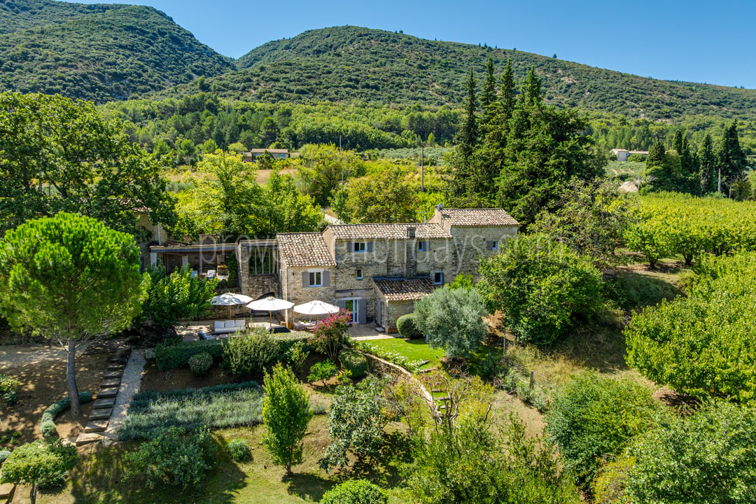 14 - Domaine des Pierres: Villa: Exterior