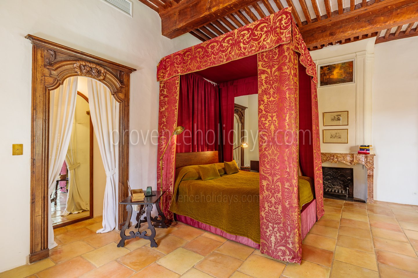72 - Château de Luberon: Villa: Interior
