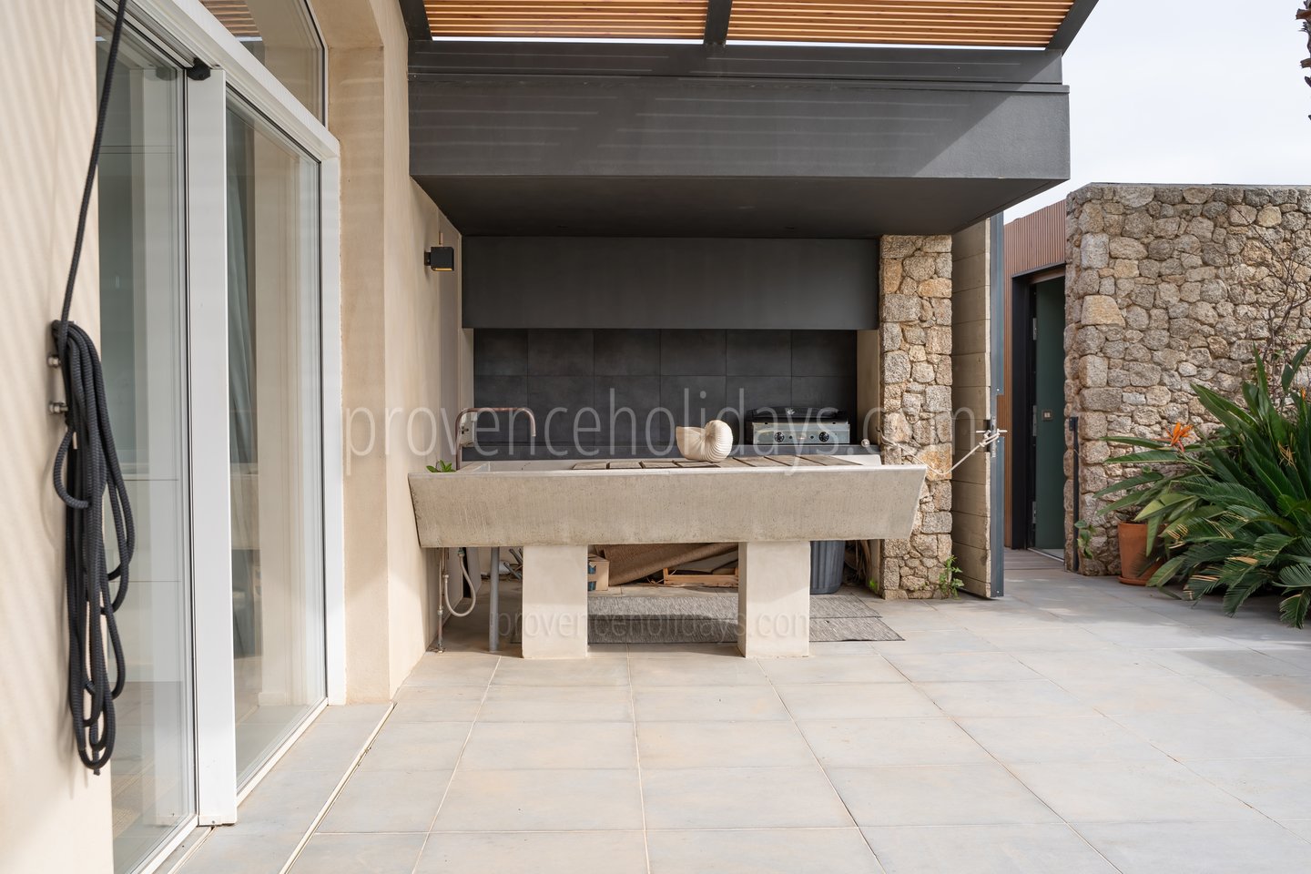 31 - Refuge d\'Azur: Villa: Exterior