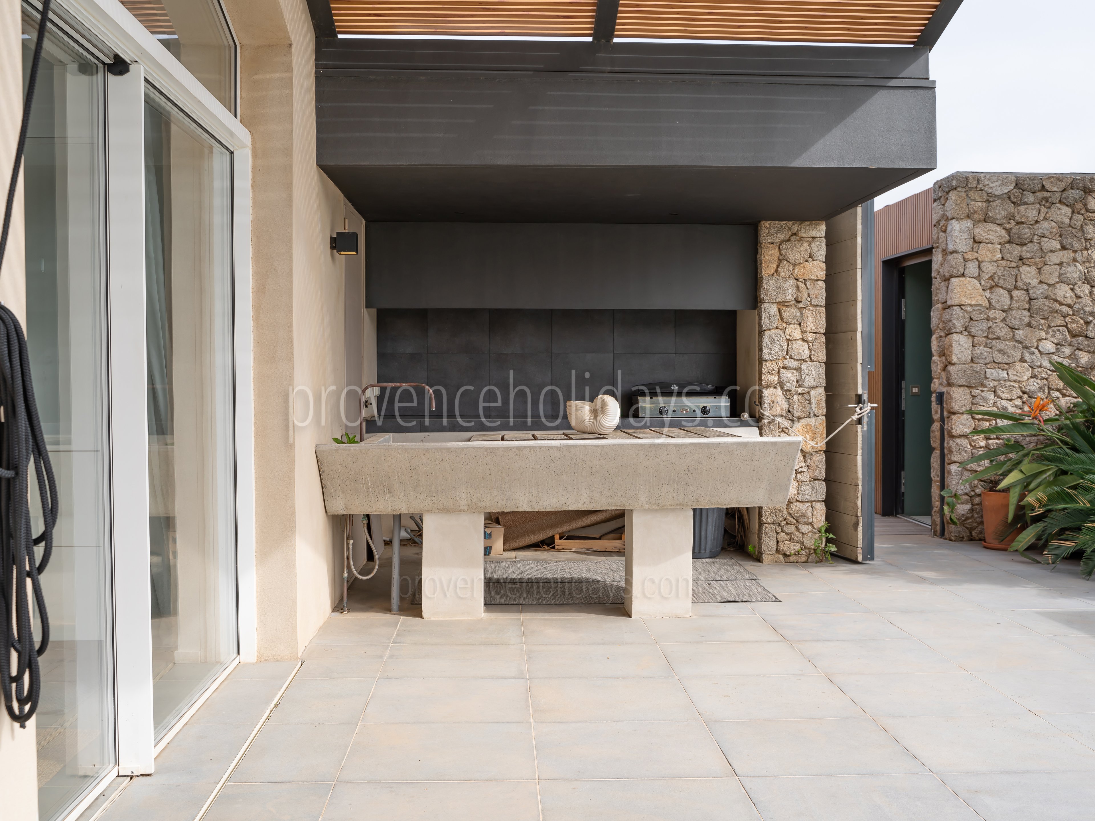 31 - Refuge d\'Azur: Villa: Exterior