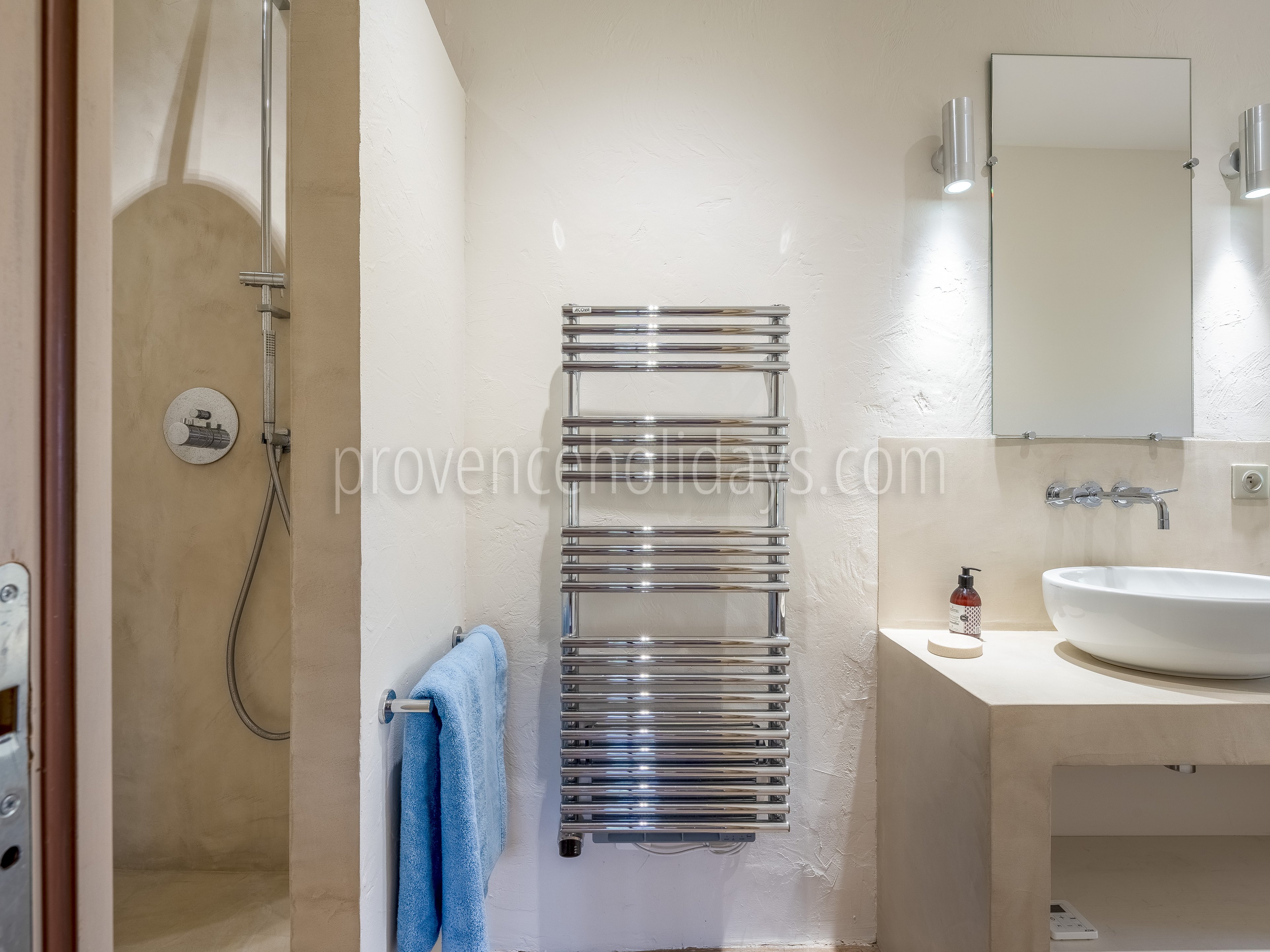 31 - Mas du Fort: Villa: Bathroom