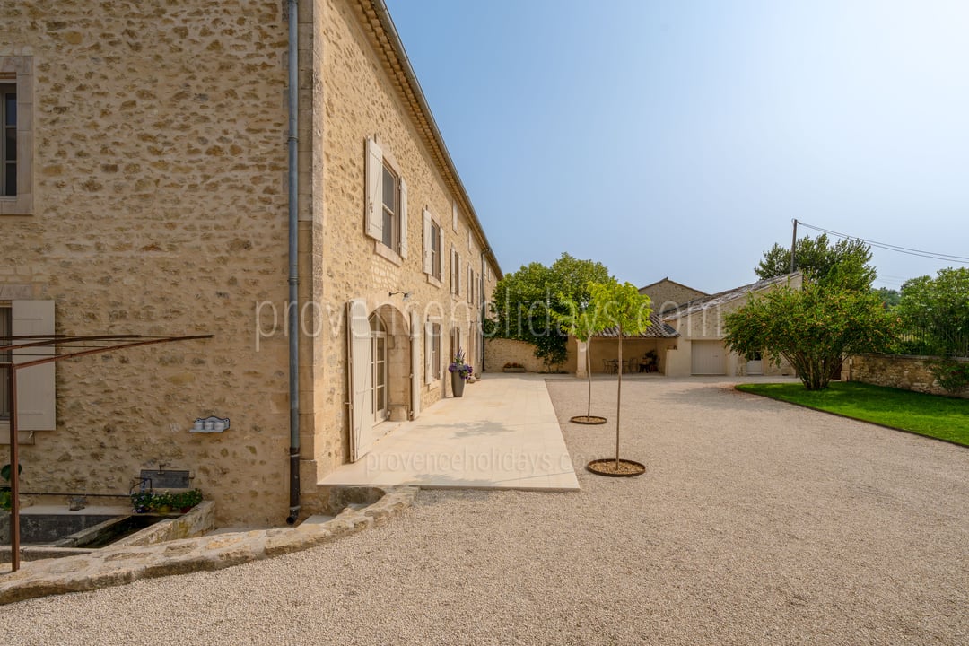 52 - L\'art de vivre: Villa: Exterior