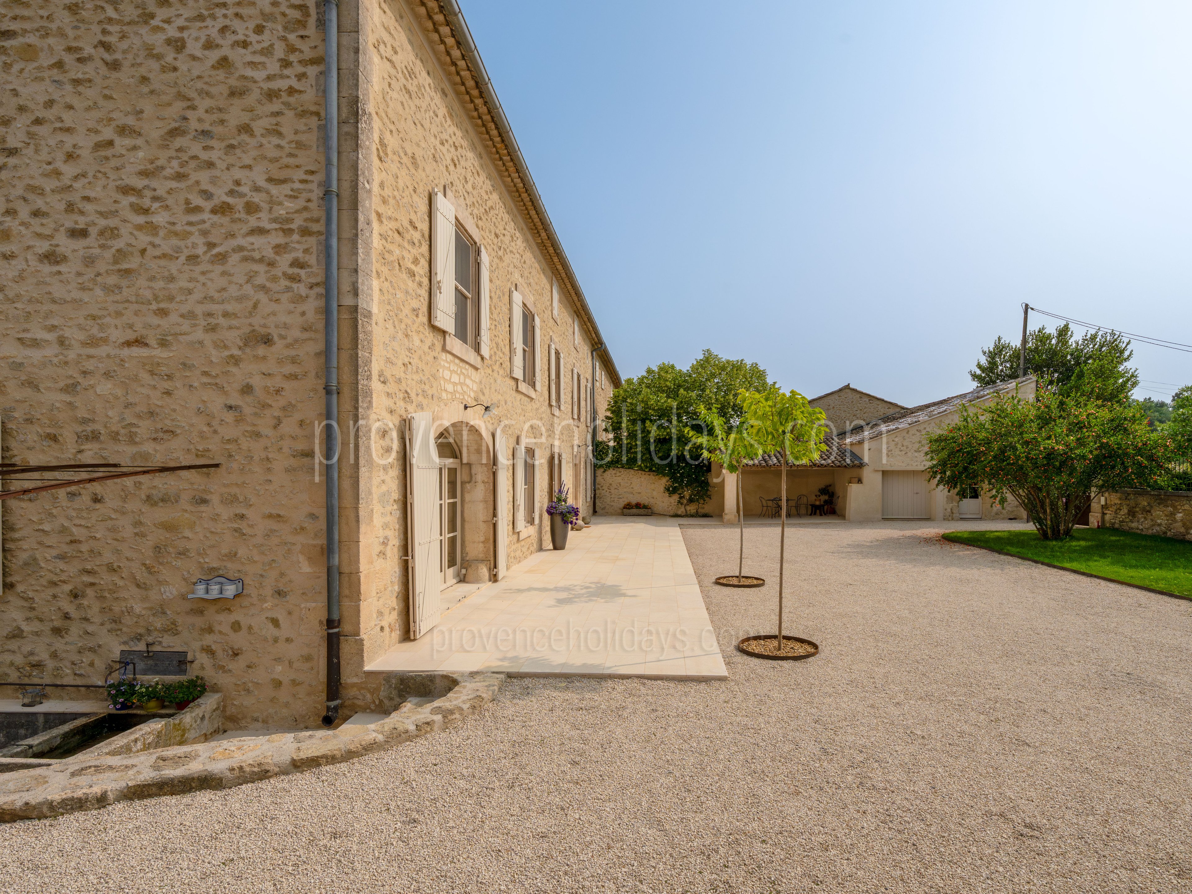 52 - L\'art de vivre: Villa: Exterior