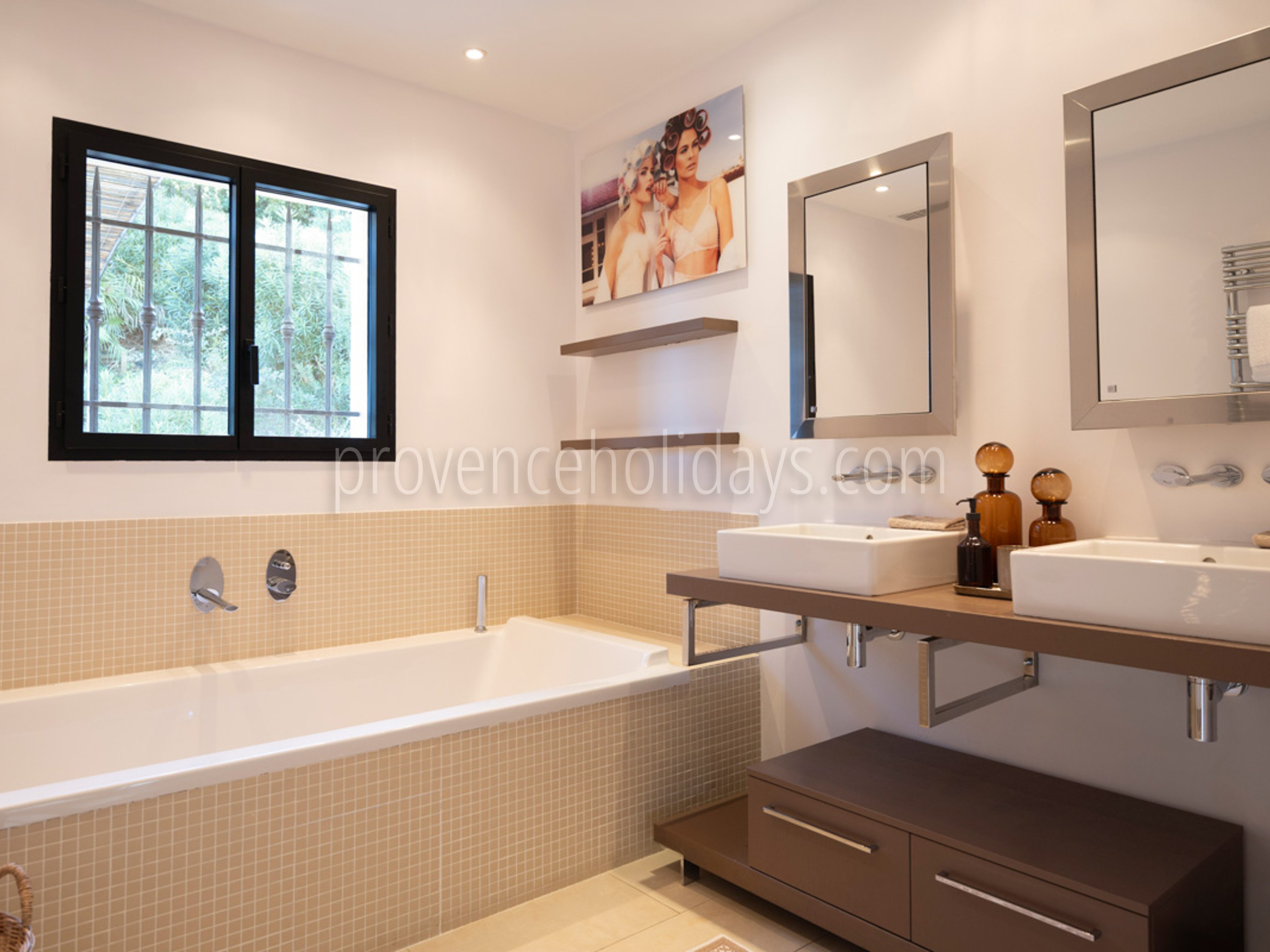 13 - Villa Belval: Villa: Bathroom