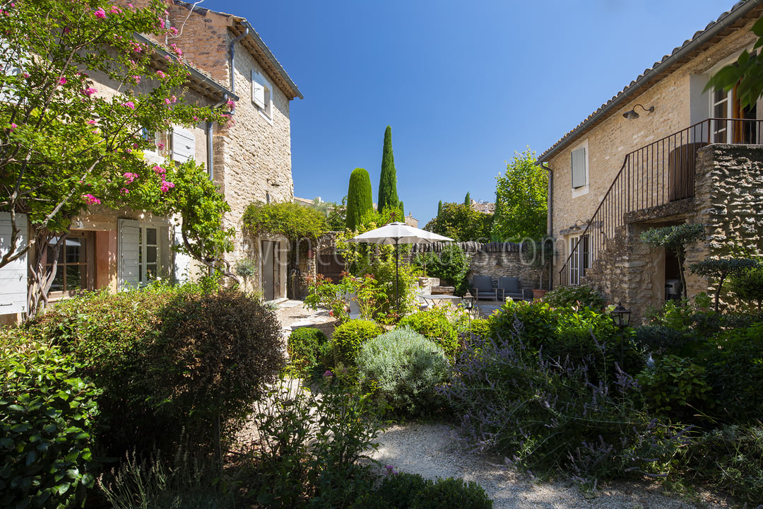 6 - Mas Cabrières: Villa: Exterior