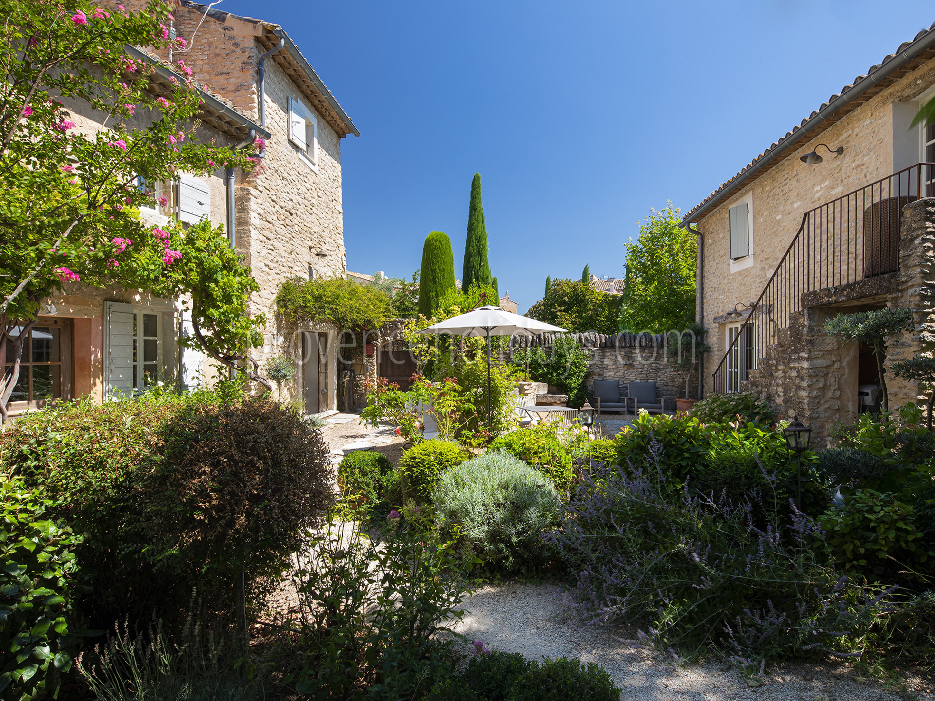 6 - Mas Cabrières: Villa: Exterior