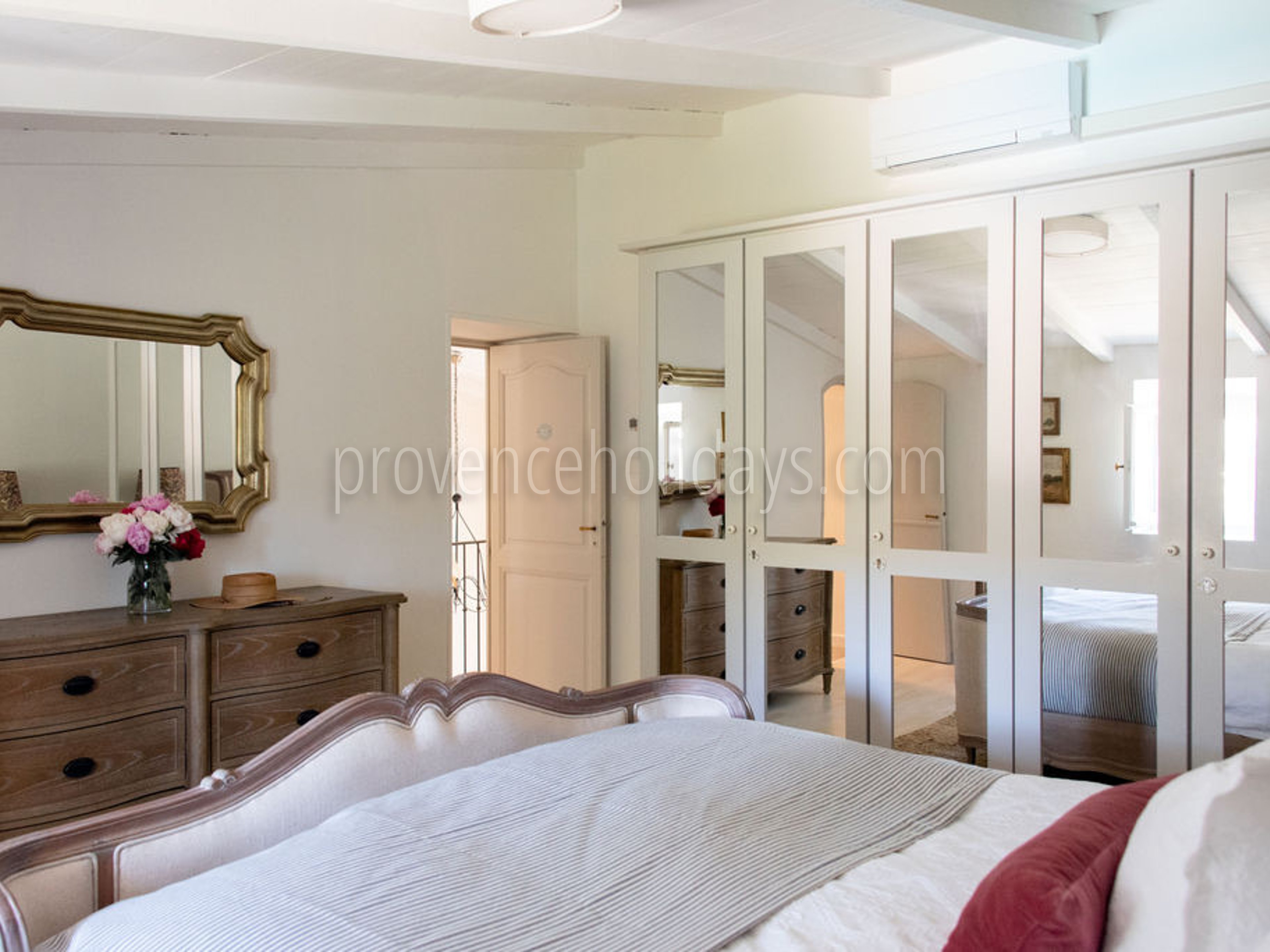 57 - Mas Mouriès: Villa: Bedroom