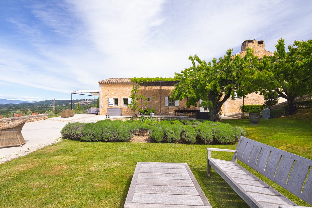 22 - Mas Trigaud: Villa: Exterior