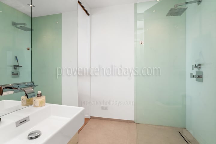 23 - Villa Iris: Villa: Bathroom