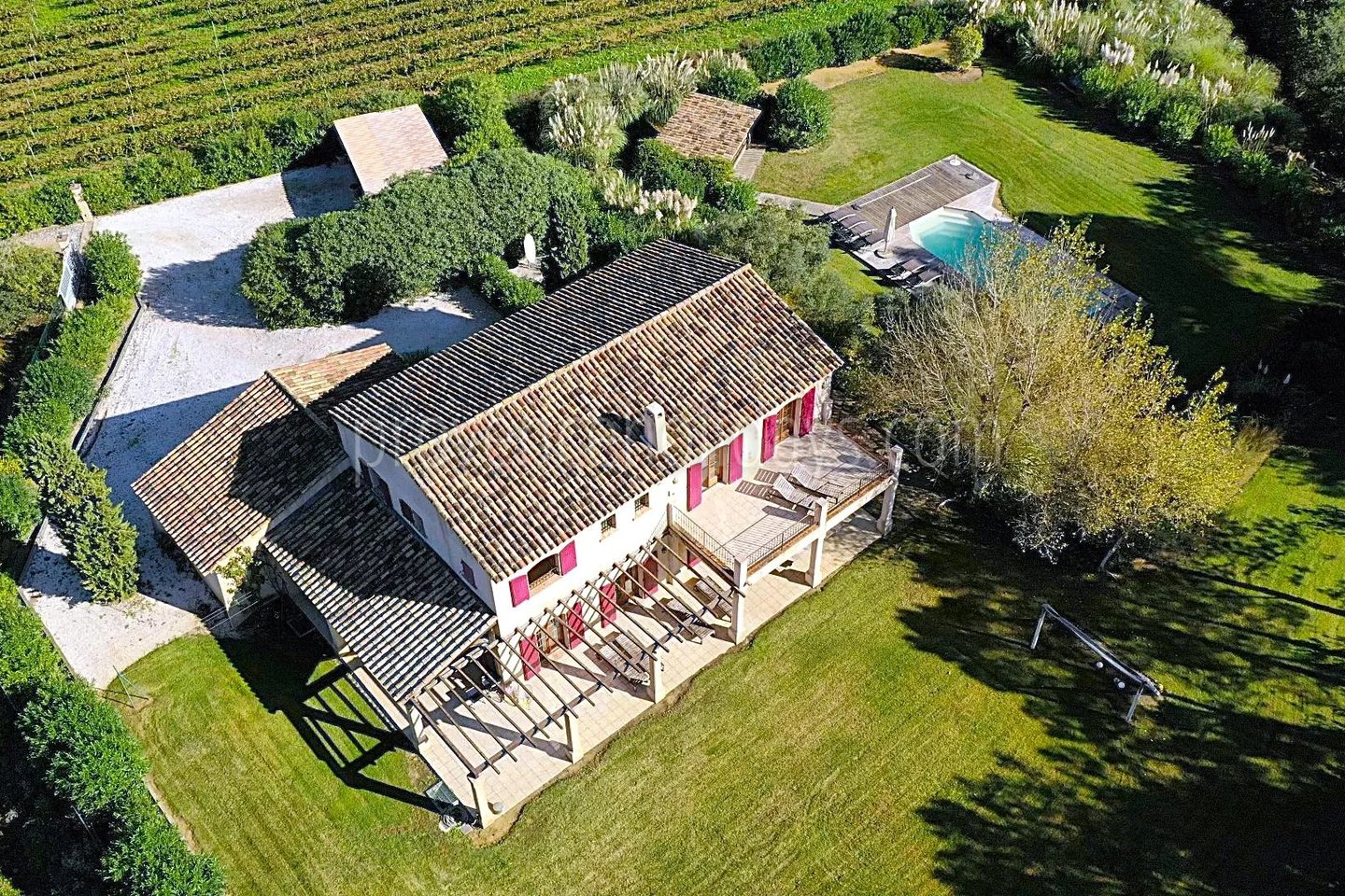 2 - Villa au cœur des vignes à Grimaud: Villa: Exterior
