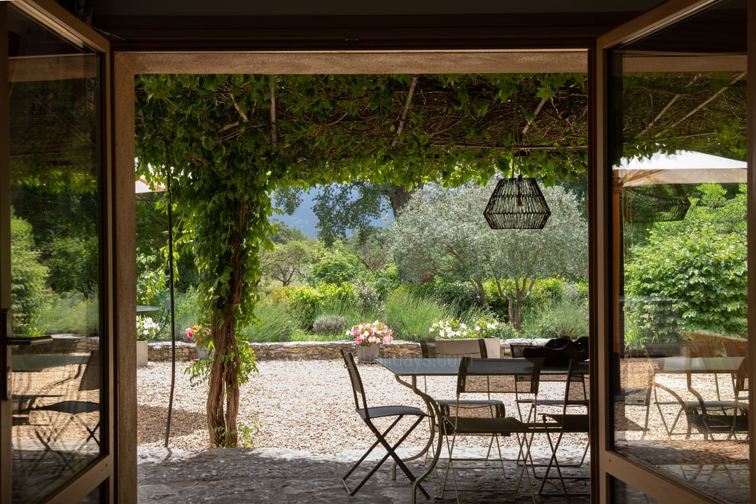 20 - Mas des Sources: Villa: Exterior