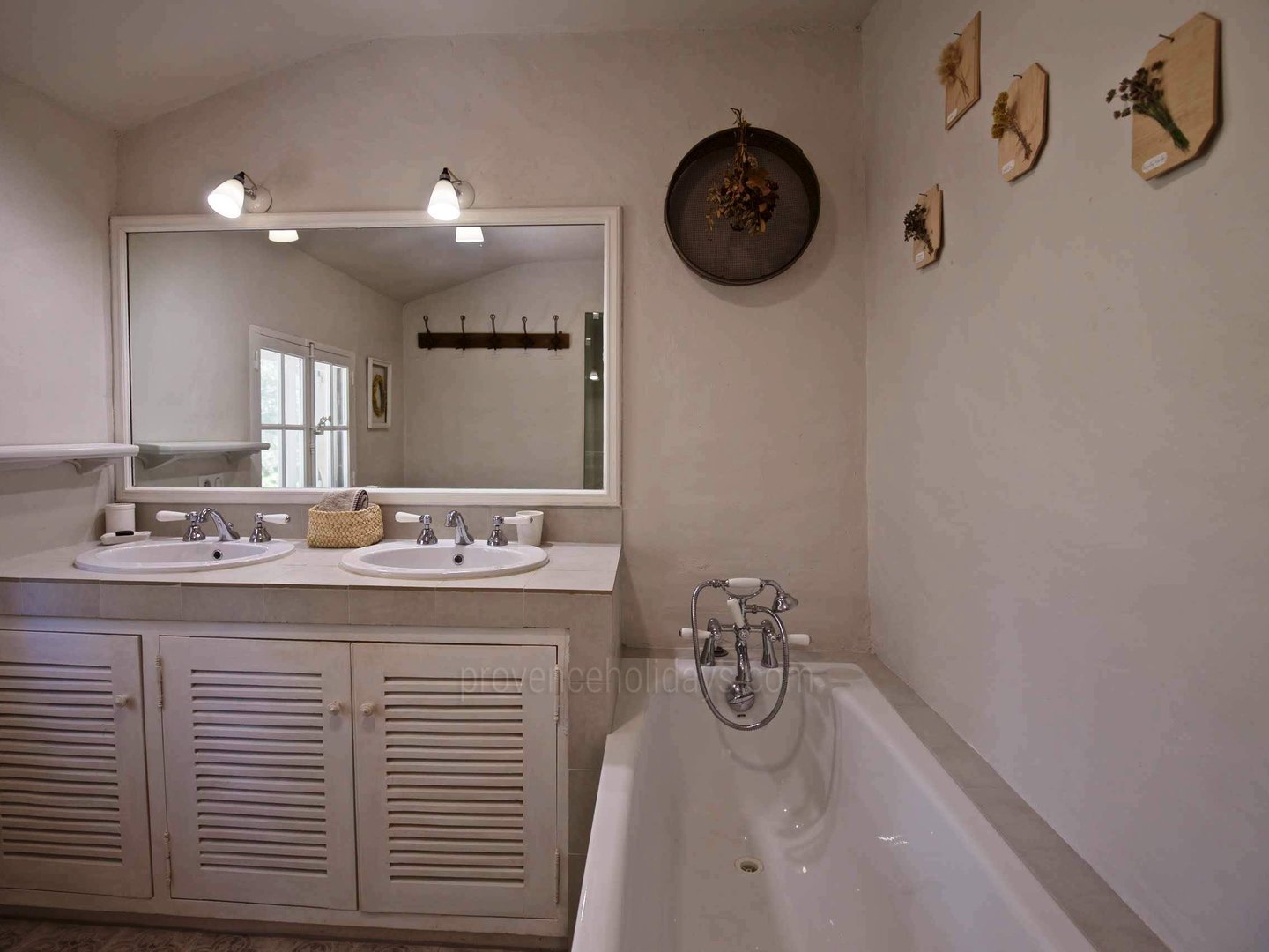 21 - Chez Vincent: Villa: Bathroom