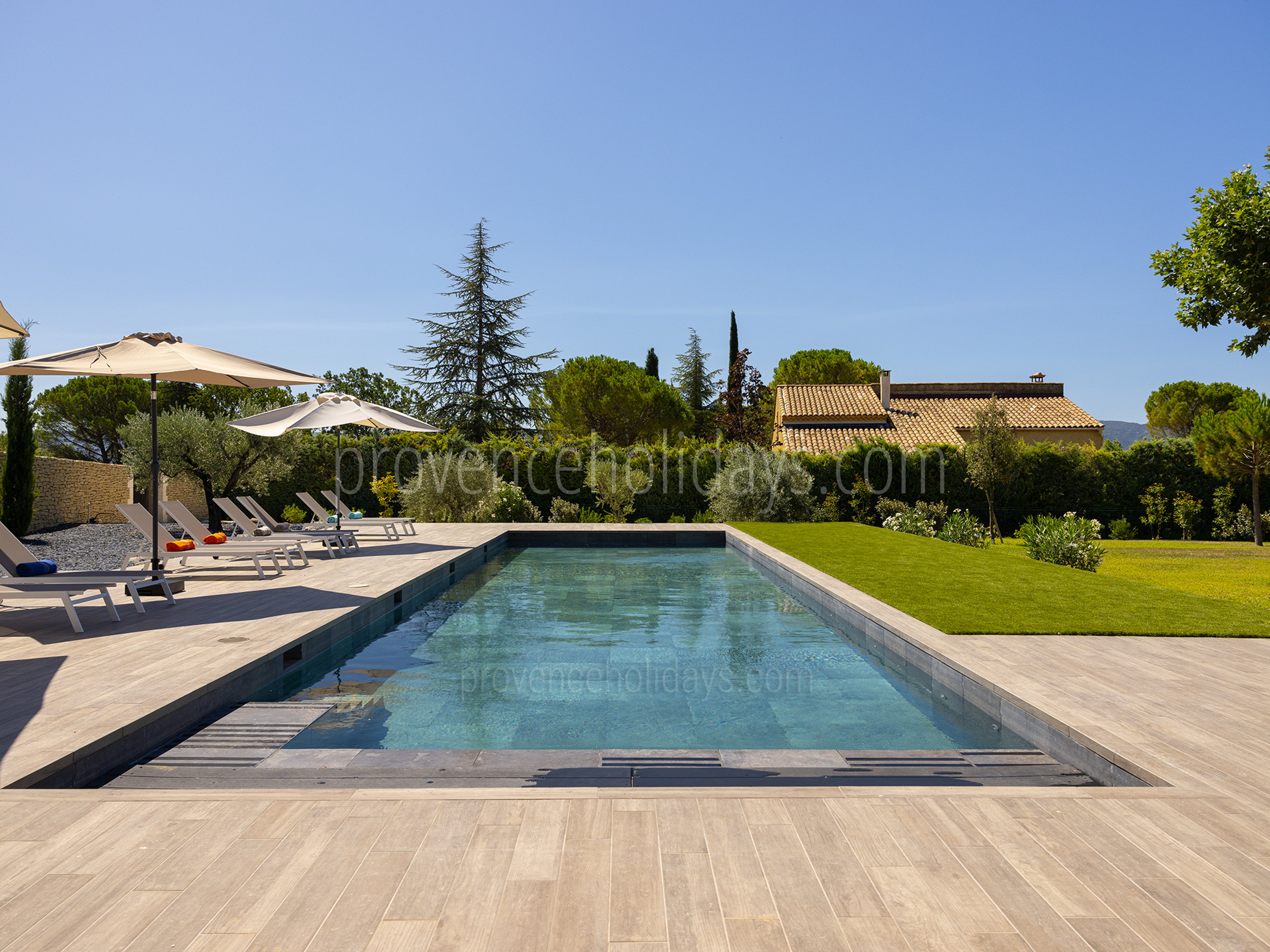 16 - Mas Estelle: Villa: Pool