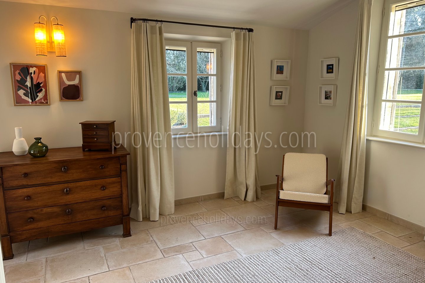 48 - Le Mas des Magnans: Villa: Interior