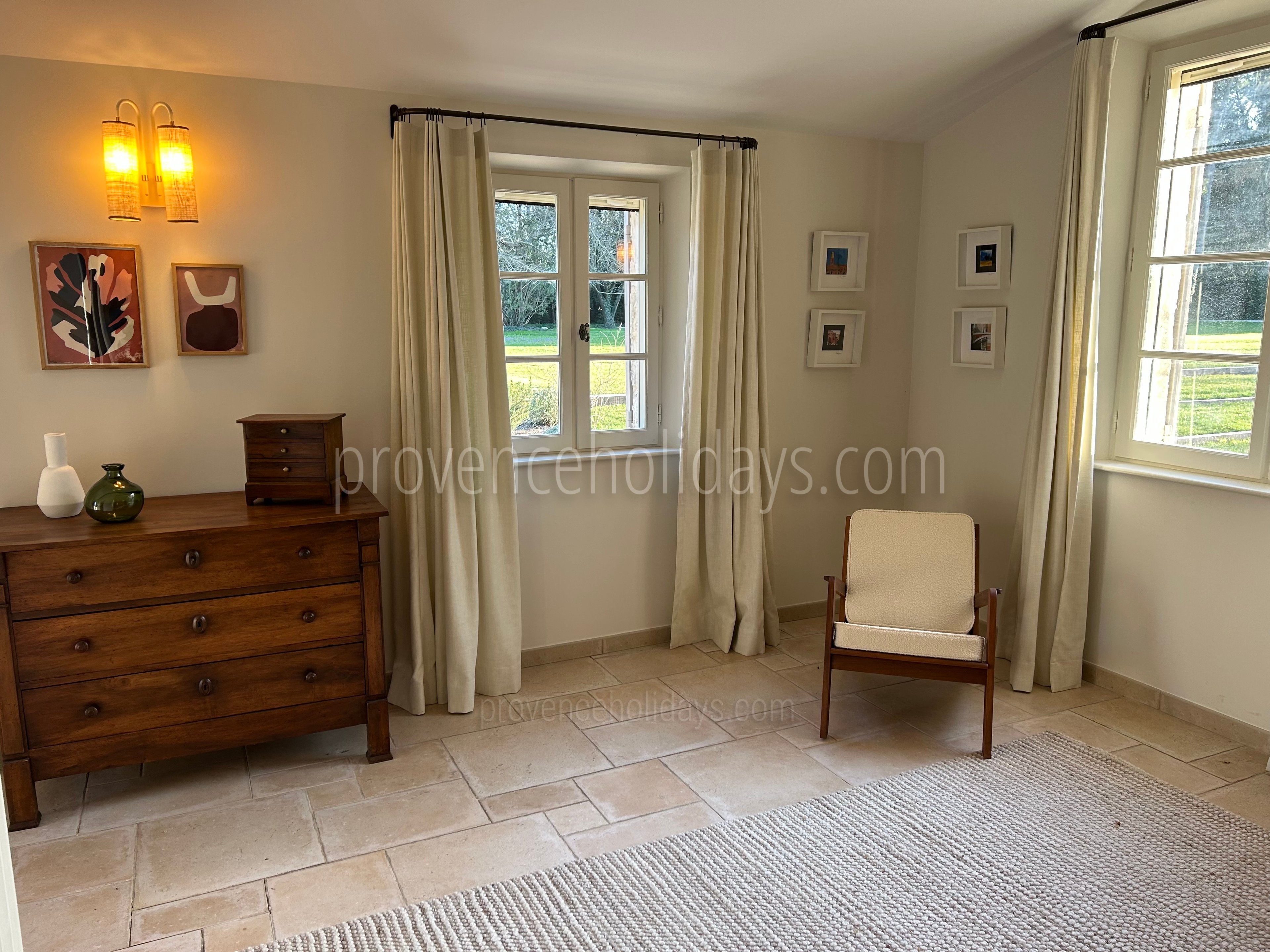 48 - Le Mas des Magnans: Villa: Interior