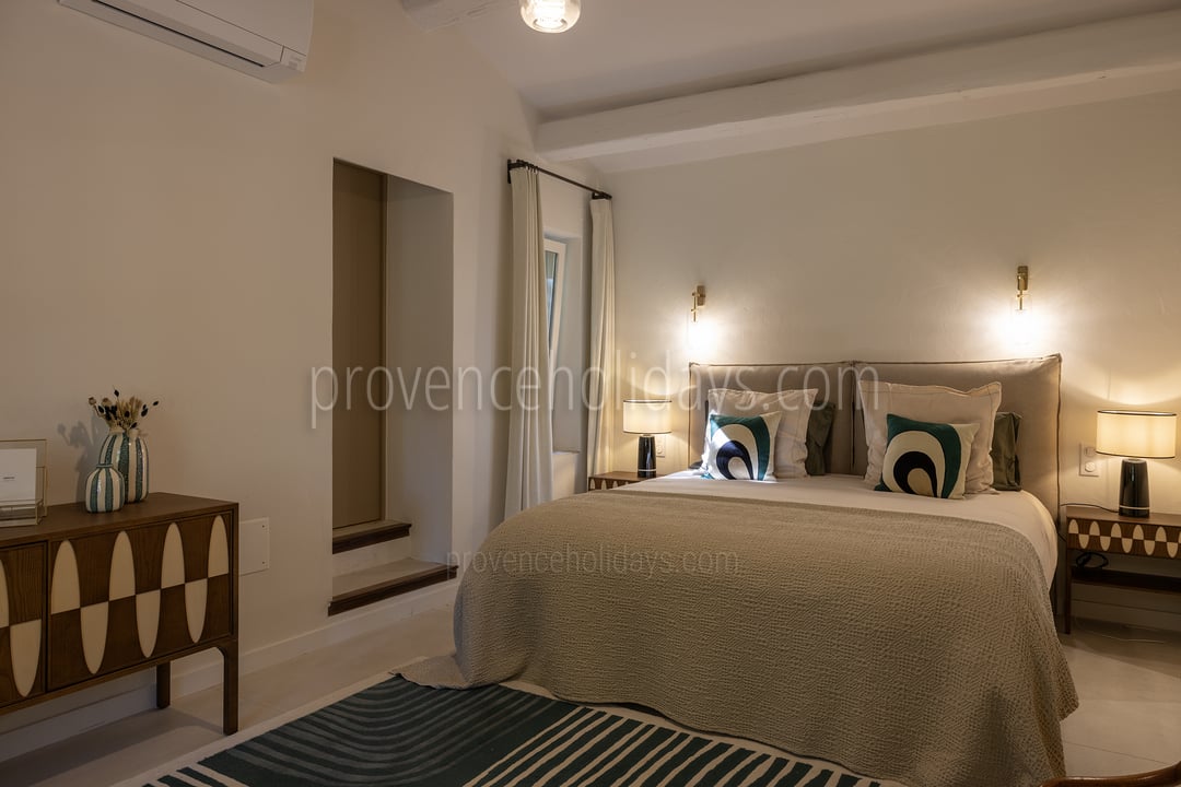 26 - Le Mas des Magnans: Villa: Bedroom