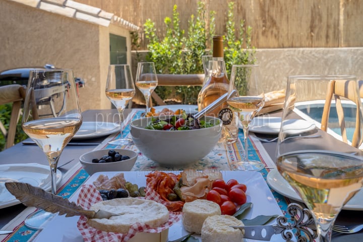 10 - Maison des Amandes: Villa: Exterior
