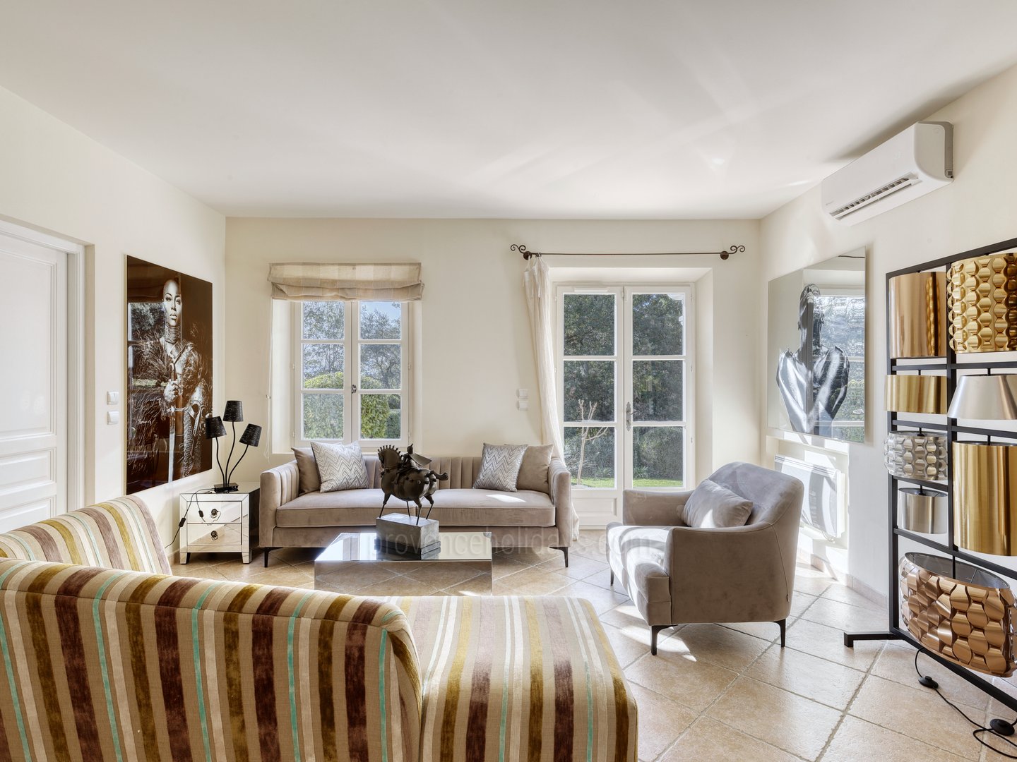 33 - Manoir de Seraphine: Villa: Interior
