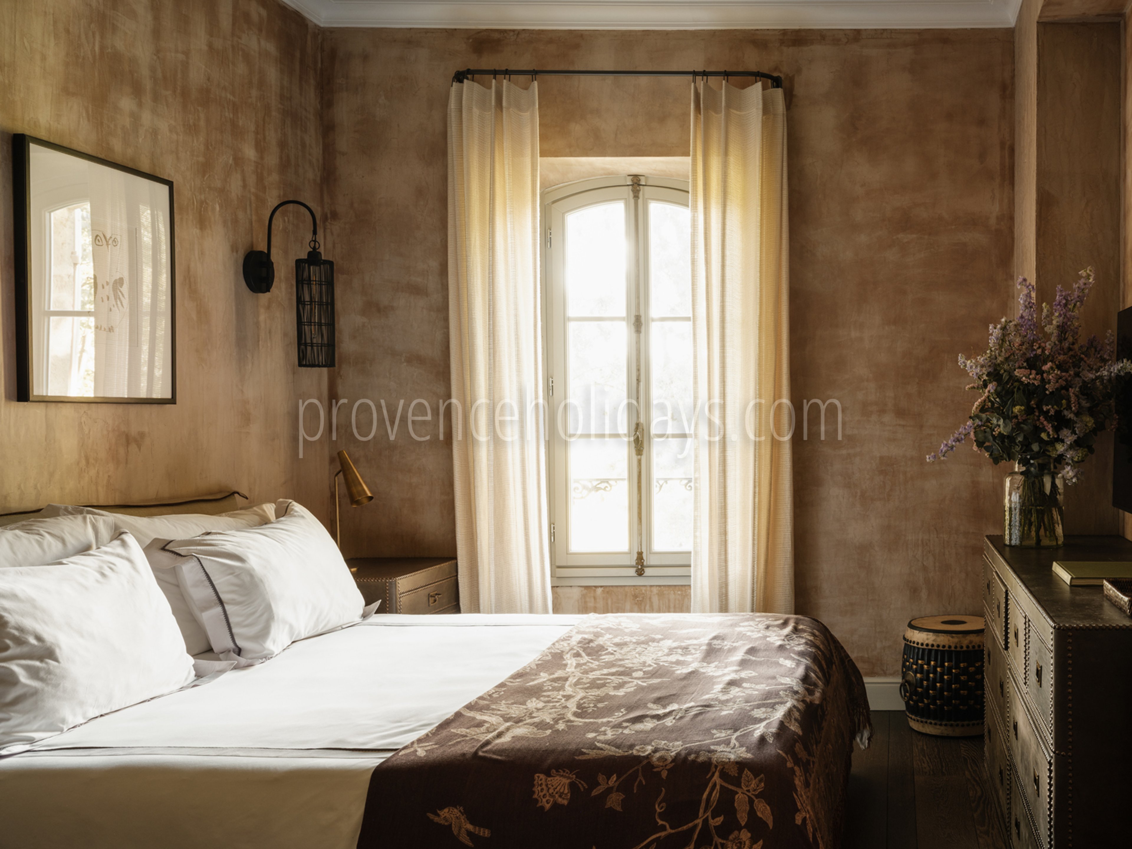 50 - Mas de Maussane: Villa: Bedroom