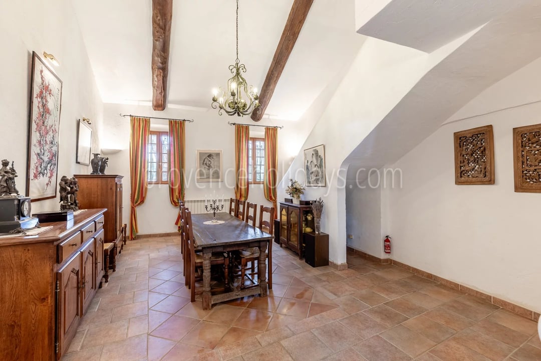 16 - Stone farmhouse in Saint-Saturnin-lès-Apt: Villa: Interior