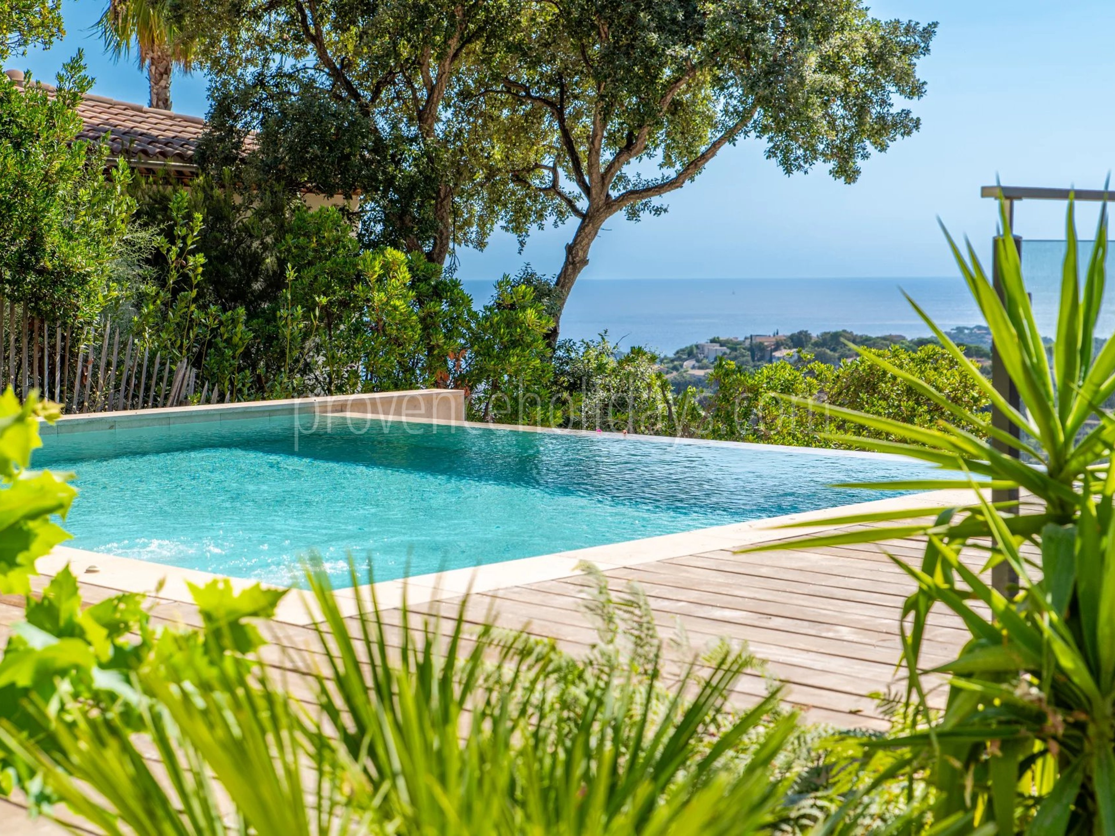 17 - Hedendaagse villa in Cavalaire-sur-Mer: Villa: Pool