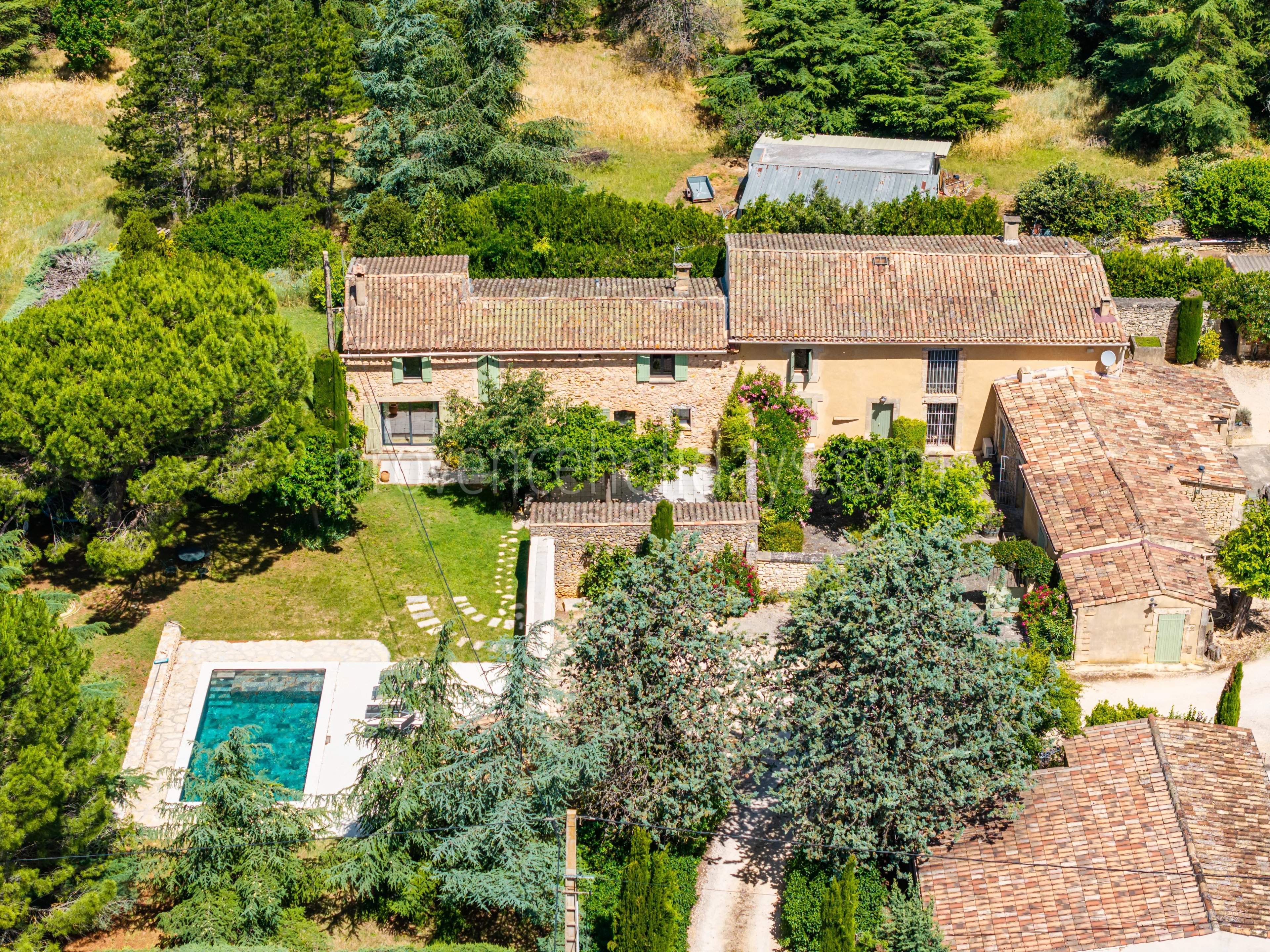 27 - Characterful mas in Bonnieux: Villa: Exterior