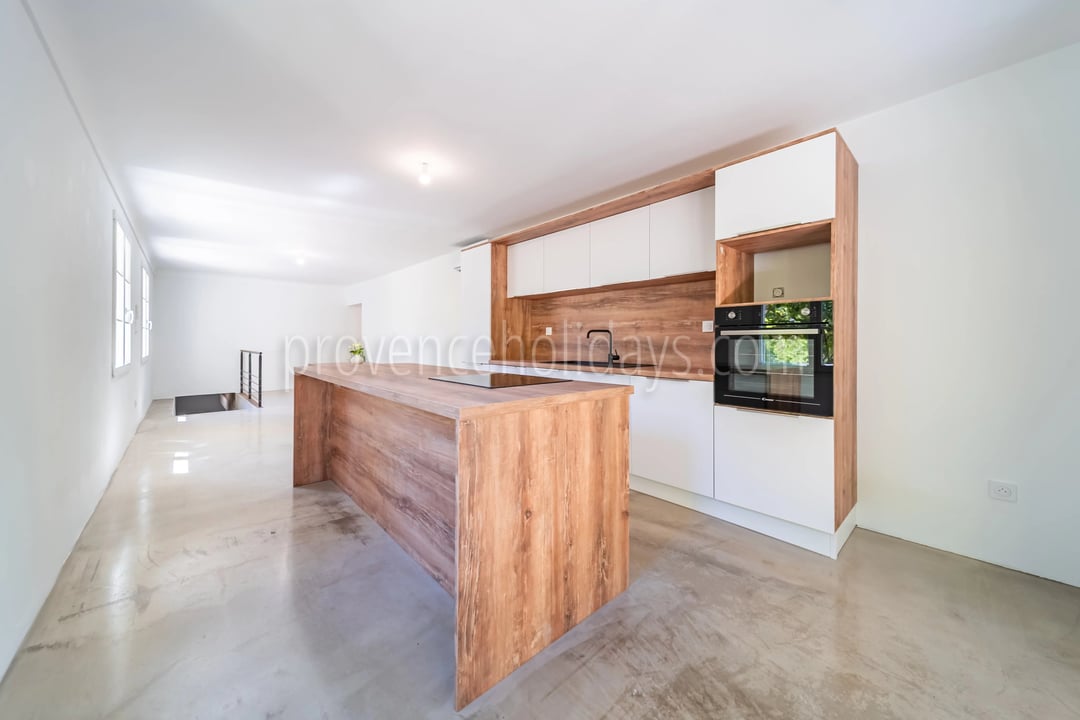 9 - Characterful house in Bonnieux: Villa: Interior