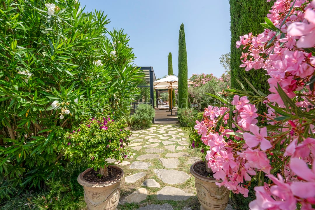 8 - Villa Maïtena: Villa: Exterior