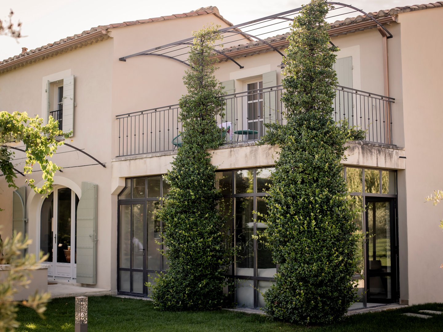 17 - Mas Marius: Villa: Exterior