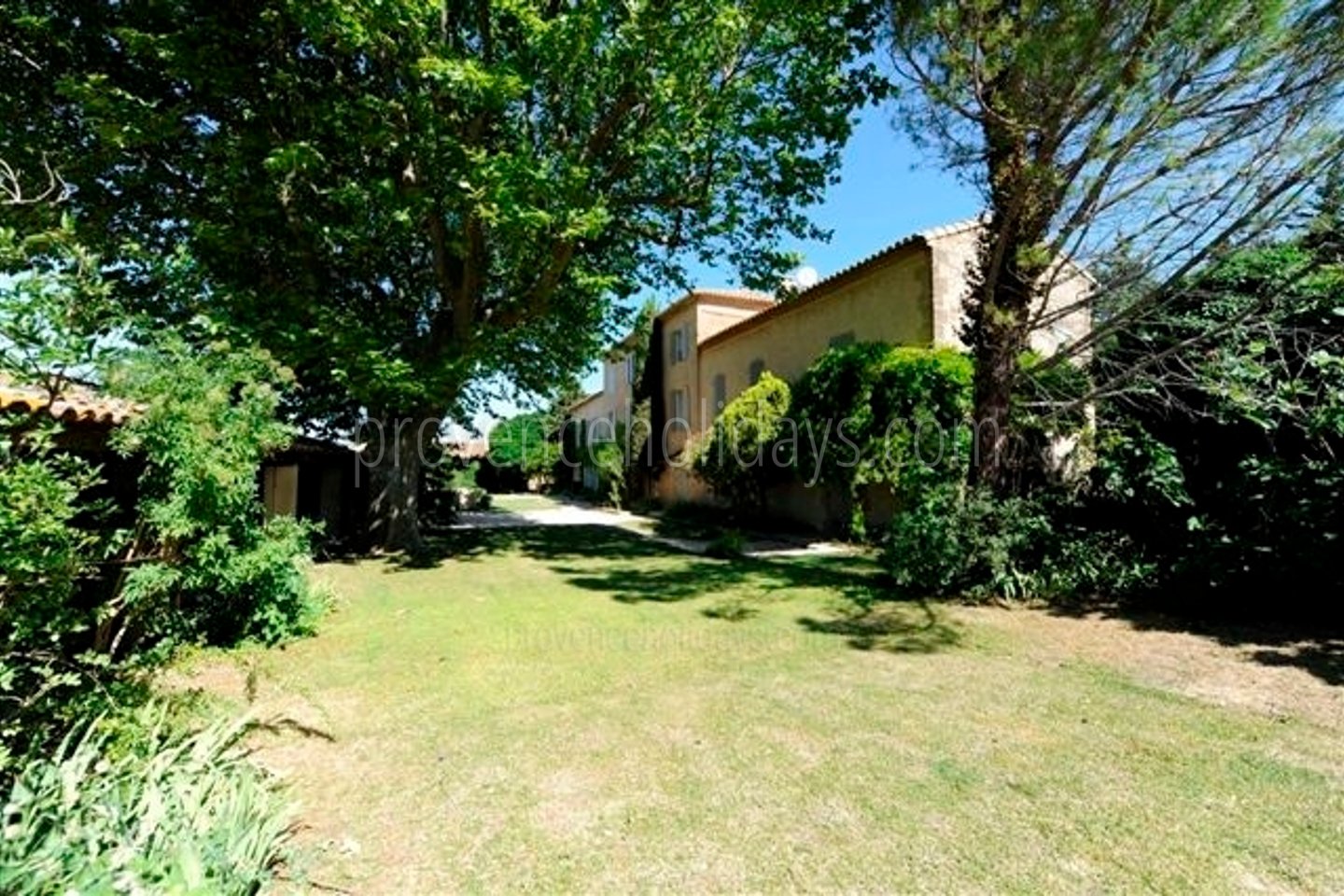 12 - Mas Lambesc: Villa: Exterior