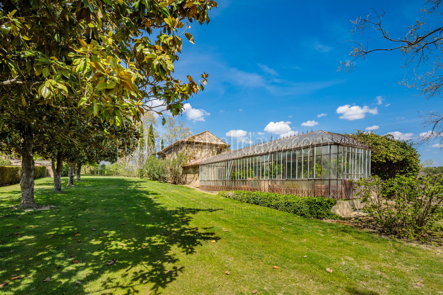 13 - Domaine de Luberon: Villa: Exterior