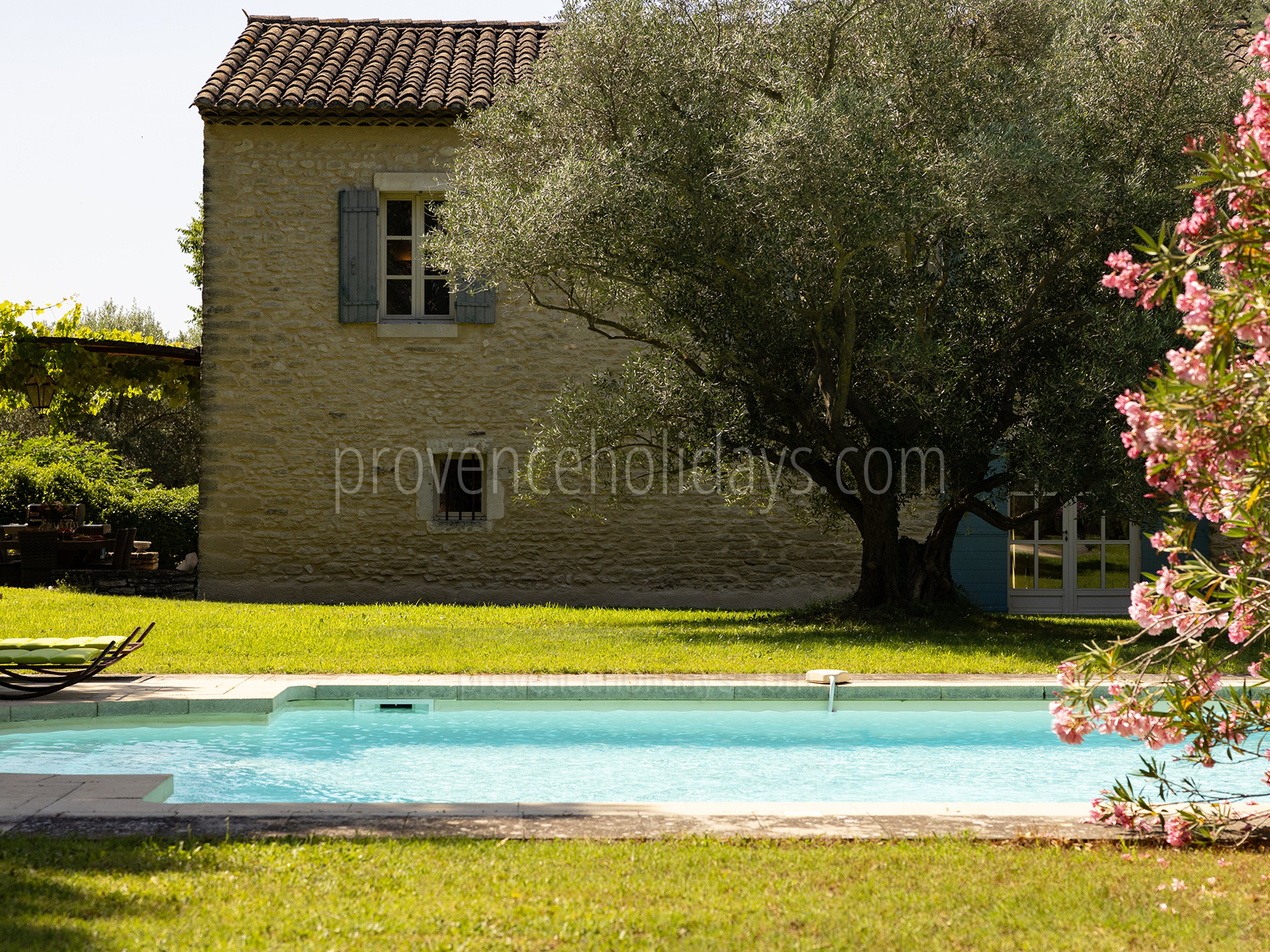 40 - Pine Lodge: Villa: Pool