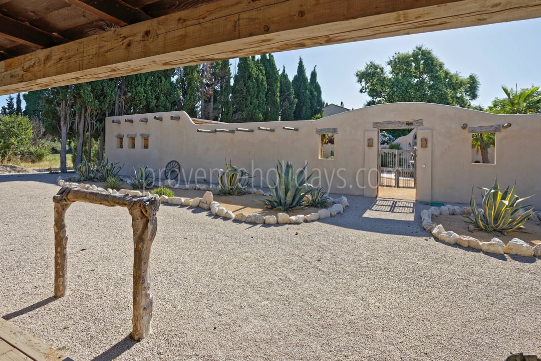 22 - Mas des Étoiles: Villa: Exterior