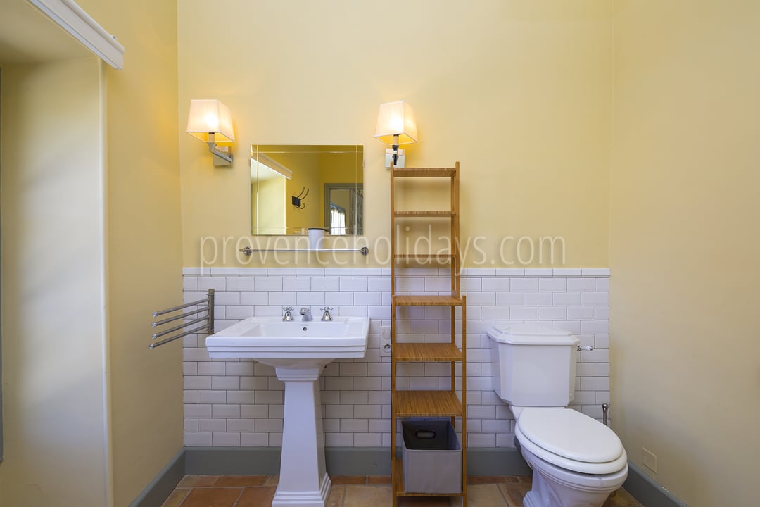 22 - Maison Valentine: Villa: Bathroom