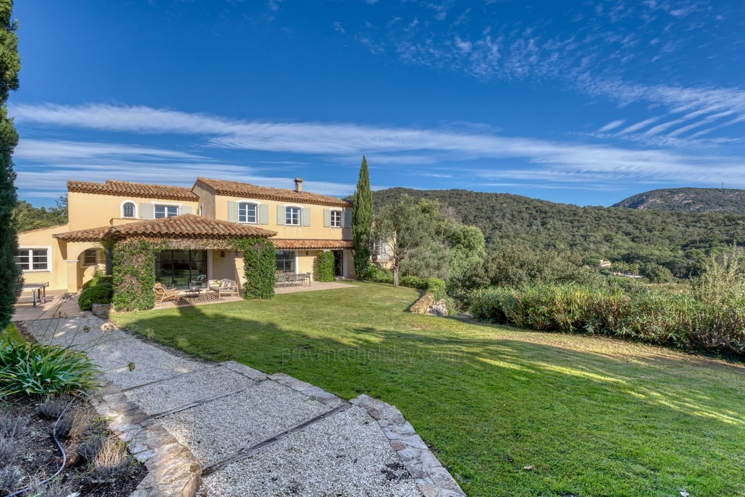 9 - Villa Luminosa: Villa: Exterior