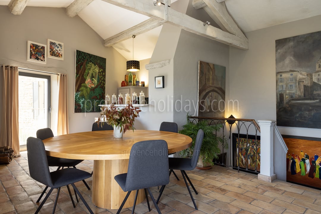 11 - La Maison des Glycines: Villa: Interior