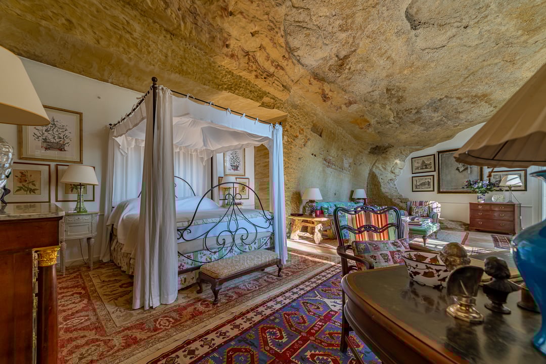 6 - Domaine Fontbrune: Villa: Bedroom